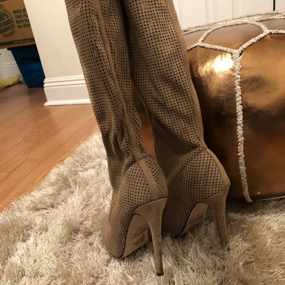 Boots - Picture 5 of 5